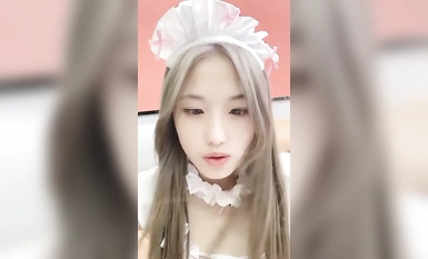 Cô nàng sinh viên năm nhất trường siêu dễ thương và ngây thơ (4)