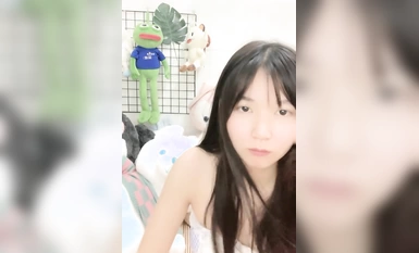 Gadis sekolah yang berwajah tinggi dan tidak bersalah Ponniu Seese (1)