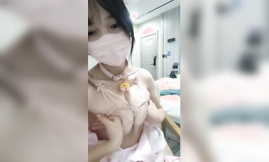 엉덩이가 큰 귀엽고 천진난만한 소녀 (5)