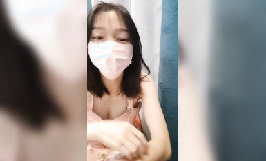 無邪気な美少女の大きなお尻 (3)