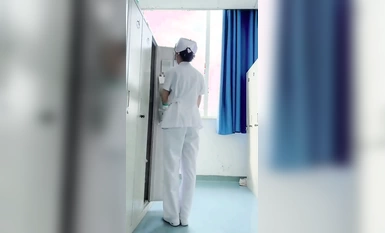 "Kebocoran berkualiti tinggi dari kumpulan bandar yang sama" tunjukkan wajah anda adalah cara yang perlu dilakukan! Gambar peribadi seorang jururawat cantik bermata besar yang lulus dari sekolah perubatan sambilan dan bocor (2)