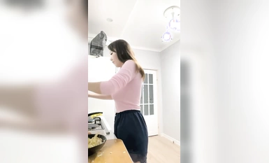 Gadis slutty miang menunjukkan mukanya dalam stoking hitam dan telah dipermainkan dengan pelbagai cara oleh adik lelakinya Dia memberikan pukulan kepada ayam besar dan dalam mulutnya Dia berbaring di sisinya dan menggosok buah dadanya dan merangkap air ma