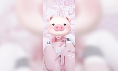 かわいい女子校生のコスオナニー動画