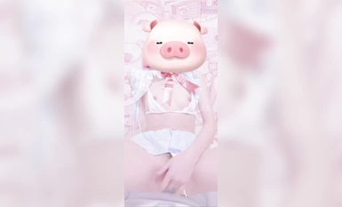 かわいい女子校生のコスオナニー動画