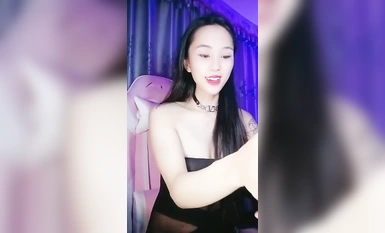 纹身妖艳小姐姐！性感连体网袜！扭腰摆臀，振动棒猛捅骚穴，假屌骑乘位深插。