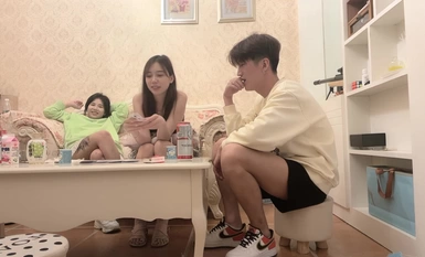 【是不良人探花】，今晚女神之夜，平面模特，抖音主播，三人快樂鬥地主，游戲完抱佳人上床，淫聲浪語香艷力作
