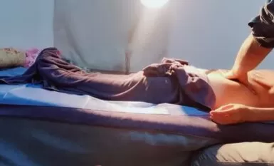Những bức ảnh chân thực về trung tâm y tế, một cô gái xinh đẹp với làn da trắng nõn và đàn hồi. Cô ấy có thể khiến người ta không khỏi xấu hổ ngay từ khung hình đầu tiên, với đôi chân dài miên man và cặp mông săn chắc.