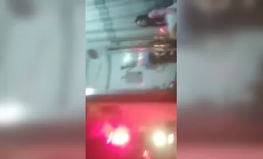 Seorang pelacur di jalanan mengambil Viagra dan pergi ke kedai urut di tepi jalan untuk mencari seorang wanita muda berstokin jala untuk makanan segera. Gadis itu benar-benar boleh berbangga bahawa dia memperoleh 10,000 yuan semalam.