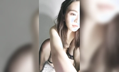 tampan, berkaki panjang, stoking hitam ibu saudara dewi (2)
