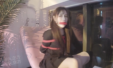 《高價P站付費解鎖》露臉才是王道！專注玩美少女嫩妹的推特富二代大神【JK_0571】私拍合集，調教打炮中出內射玩的全面 (1)
