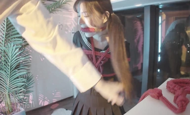 《高價P站付費解鎖》露臉才是王道！專注玩美少女嫩妹的推特富二代大神【JK_0571】私拍合集，調教打炮中出內射玩的全面 (1)