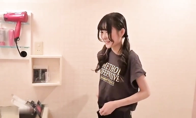清純美眉吃雞啪啪【FC2-PPV-3861410】被大肉棒無套輸出內射 這是破處還是操出血了 妹子就是太瘦了一點