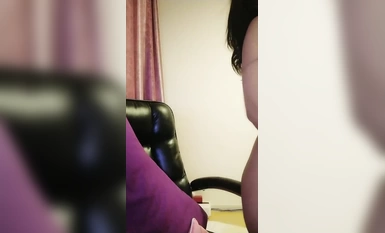 臉蛋漂亮精緻的G奶御姐『蘇老濕』高挑性感九頭身 騷舌舔乳艷舞誘惑 跳蛋自慰噴水 (3)