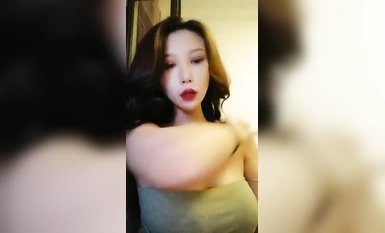 Em gái G-cup cao và gợi cảm "Su Laoshi" với khuôn mặt xinh xắn và thanh tú, thân hình chín đầu gợi cảm, liếm ngực, nhảy và quyến rũ cô ấy bằng máy rung, thủ dâm và phun nước (2)