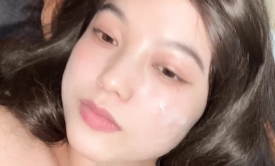 藝術學院美女遭變態男友操噴尿 (1)