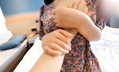 Adeless2] 「5分しかヤれないって言ったのに......」と、気性の荒い若い女性は、仕事を急ぐあまり、中途半端な気持ちで手を出してしまい、結果、休暇を申請するハメに！