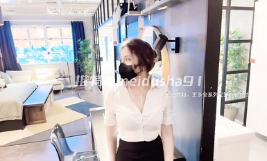 Twitter: Ang diyosa ng contrast sa kanyang mahahabang binti at kagwapuhan, sexy na ugali [Medusa] Mid-Autumn Festival VIP special, ang OL sa itim na medyas ay inilantad ang kanyang sarili sa harap ng IKEA family para manligaw at makipagtalik