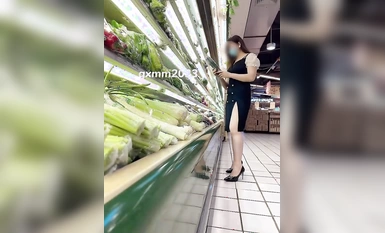 肥臀反差母狗婷【Gxmm】最新重磅流出 各種戶外露出 野戰偷情淫語內射（1）