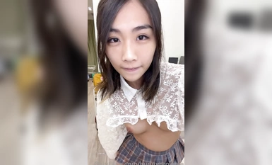 顔が王様！Twitterファン数280kヘアレスワンヘアバニー36D純欲少女【バニーブラウニー】プライベート写真、リリー露出コンディショニングスナップ多種多様(1)