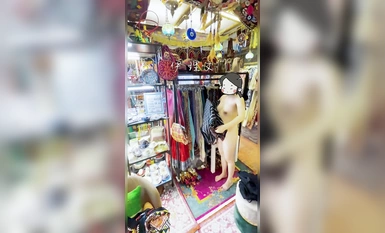 Hiển thị khuôn mặt của bạn là con đường để đi! Mọi người không nên có vẻ ngoài thuần khiết, làn da trắng ngần, không có lông và xinh đẹp, thích phô trương các cô gái [Yiliwen, một bộ sưu tập phơi bày trước mặt nhiều người trong các siêu thị và trung tâm mua sắm trên đường phố (1)