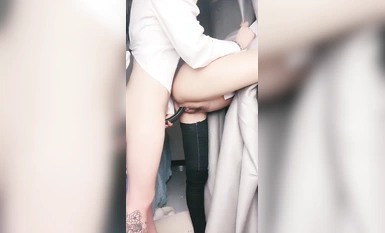 Chị em Loli với cặp lồn dịu dàng [đẹp và xinh] rồng hai đầu thâm nhập vào nhau say đắm! Cái lỗ hơi có lông màu hồng có thể bị xuyên qua ở nhiều vị trí khác nhau. Nó có thể bị xuyên qua từ phía sau khi đứng giơ chân lên, rất khó và chị tôi rất thích.