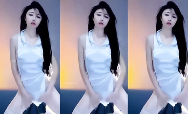 คอลเลกชัน 3 ส่วนที่กำหนดเองของ Xia Momo มูลค่า 10,000 หยวน