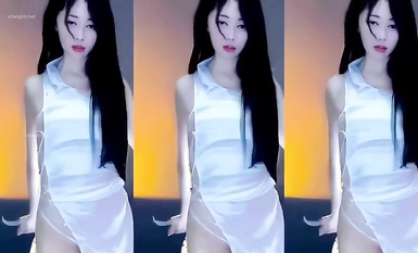 คอลเลกชัน 3 ส่วนที่กำหนดเองของ Xia Momo มูลค่า 10,000 หยวน