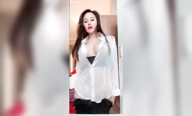 The ultimate reveal of the goddess showing her face! Ang paputok at walang talo na sexy dance teacher na si [Secretary You] ay kinunan ng video nang pribado, nagkaroon ng footjob at oral sex, at niloko sa iba't ibang paraan ng sponsor (5)
