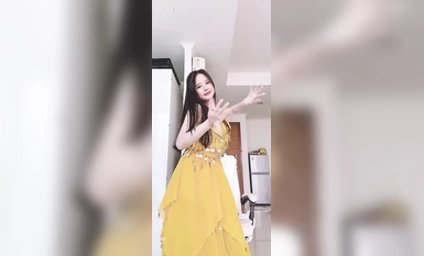 Pendedahan muktamad dewi menunjukkan wajahnya! Guru tarian seksi yang meletup dan tidak dapat dikalahkan [Setiausaha Anda] telah dirakam secara peribadi, melakukan hubungan seks dengan kaki dan mulut, dan telah disetubuhi dengan pelbagai cara oleh penaja 