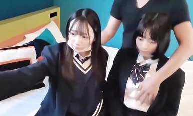 Ang mga purong schoolgirl na may twosome [FC2-PPV-3190261] nagdila sa isa't isa, naghipo sa isa't isa, nagdahawak ng mga titi, na sunud-sunod na nililigawan at namamalikmata, maaari silang ipagpatuloy ang pag-uutot at pag-atas muli, ang tunay na u