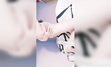 Orang yang paling cantik di dunia [Qijiu] mempunyai rupa paras dan figura yang tersohor ~ pukinya diukir merah jambu dan jed ~ ~ alat peraga dimasukkan ke dalam pukinya dan pukinya terbang ~ Saya sangat tamak (11)