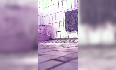 厕所偷拍(1)