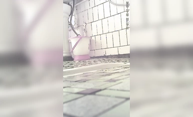 厕所偷拍(2)