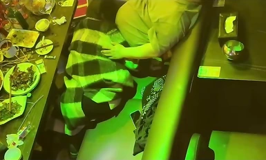 阿胖肯定很有钱，不然不会遇到一个会这么爱他牛子的女生