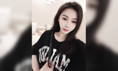 熱門 人妖 · 深圳Ts甄可可 · ：又是擠牛奶的一天，20CM大肉棒，射超多，好想讓狗兒子消滅掉！