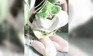 兔崽爱喷水小草神cos