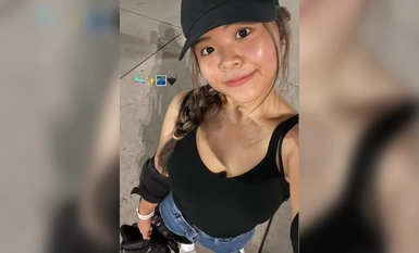 Gadis Malaysia mendapat air mani muka di seluruh mukanya