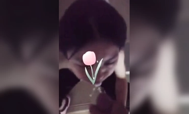 Gadis Malaysia mendapat air mani muka di seluruh mukanya