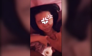 Gadis Malaysia mendapat air mani muka di seluruh mukanya