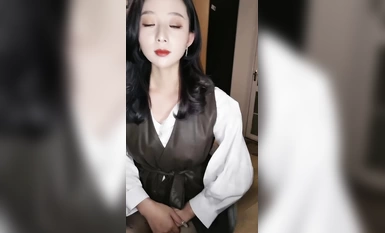 極品黑絲御姐撥開粉嫩的鮑魚和跑友一頓猛干