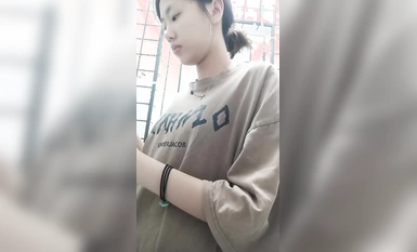 แผนกดนตรี สาวบริสุทธิ์ใส่แว่นและแต่งตัว (5)