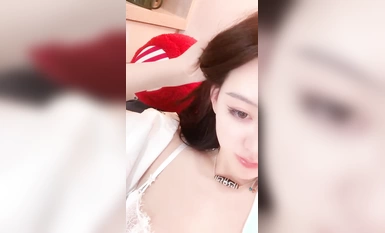 全網第一嫩穴女神回歸【王動物_馬裡布】溫州網紅女神~頂級身材~絕美粉逼~道具抽插 (23)