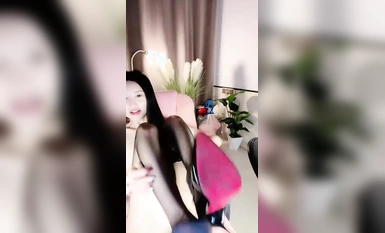 Ang pinakamagandang gun mount na pinakawalan kamakailan, ang diyosa [Mieko] na may mahabang magagandang binti at magandang mukha ay napaka-coquettish, may slim at matangkad na pigura, at iba't ibang masturbation expression na napaka-unsexy (3)