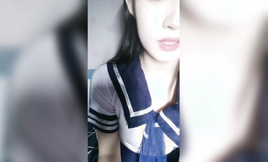 Cô gái xinh đẹp 19 tuổi ngọt ngào và dễ thương [Bố Ôm] ngượng ngùng dang rộng mông và khoe phần kín của mình với các anh trai. Cô ấy là một nữ thần sắc đẹp học đường xinh đẹp, một kẻ choáng váng hiếm có để kích thích (2)