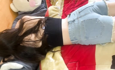 《嫩模私拍泄密》學院派系列！全是極品美乳長腿清純大學生美眉，換衣時被偸拍攝影師加錢對著大長腿擼射無水4K原版全套 合集（2）