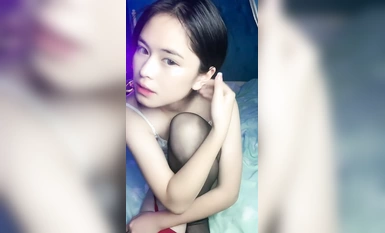 Bộ sưu tập mới nhất của các em gái trẻ đẹp nhất tháng 11 [mèo cam nhỏ gợi cảm] đồng phục lụa đen trắng quyến rũ chạm vào âm hộ (4)
