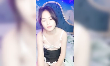 Ang pinakabagong koleksyon ng pinakamahusay na mga batang babae noong Nobyembre [sexy little orange cat] black silk at white silk uniform na mapang-akit na humahawak sa puki (5)