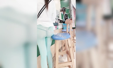 Qianqian bộc lộ bản thân theo nhiều cách khác nhau ở ngoài trời trước mặt người khác (9)