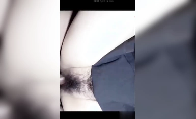 海角大神【豐乳肥臀的姐姐】下葯操肥臀巨乳姐姐，摳逼過程中，姐姐突然醒來，嚇了一大跳，奈何葯效太強，無奈中被狂艹