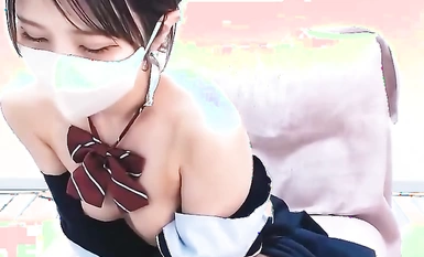 【無修正ライブチャット】高精細映像キタ！アイドル制服姿チャット美人女子降臨！Ｍ字二本指入れ全力オナニー！しっかり顔出しあるぞ！続き後半潮吹きブシャー